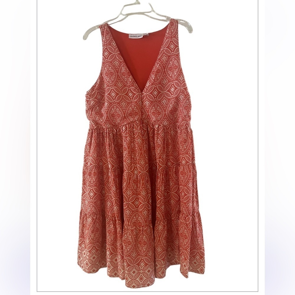Sincerely Jules Coral color dress with white print- NWT size medium